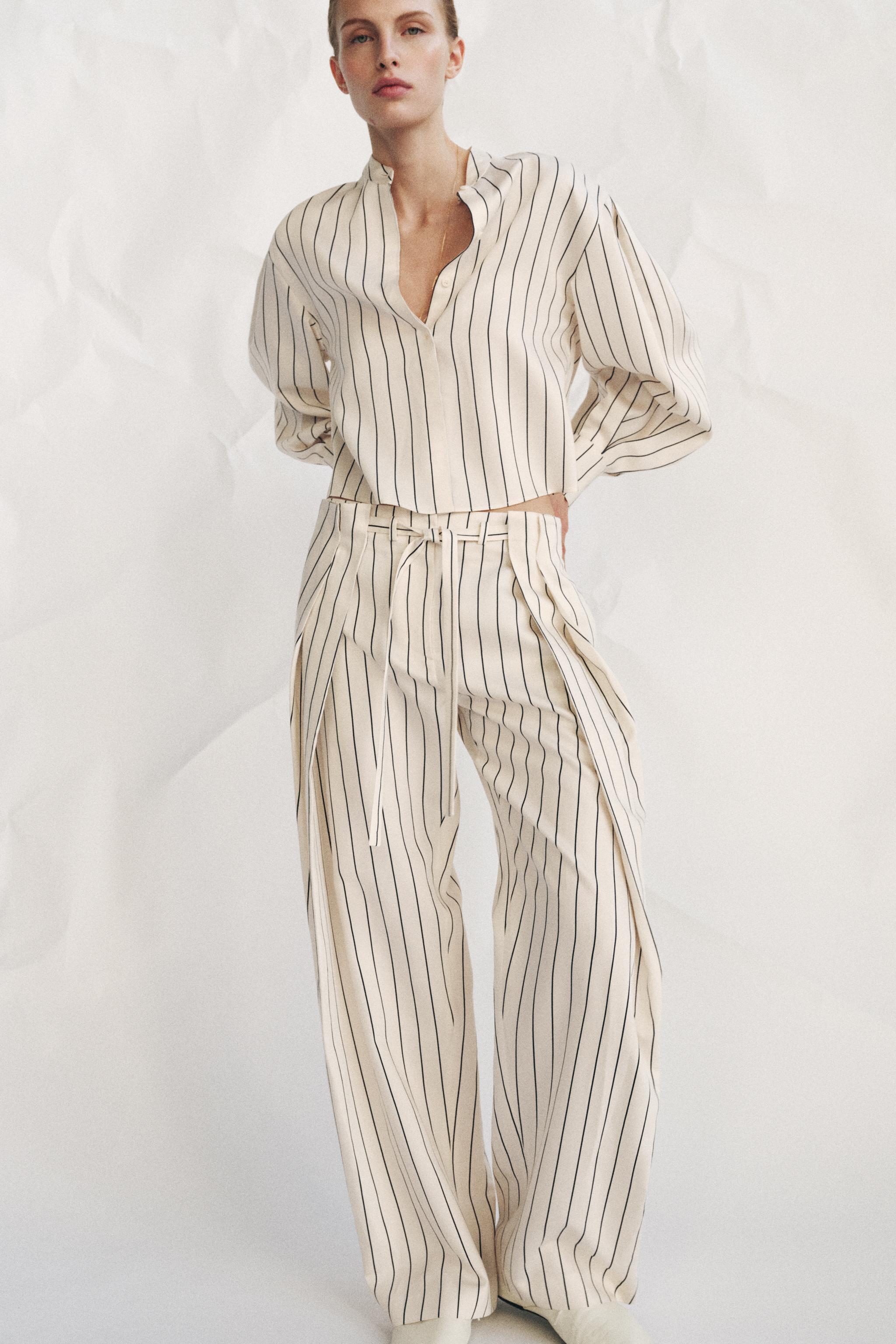 STRIPED PLEATED PANTS ZW COLLECTION